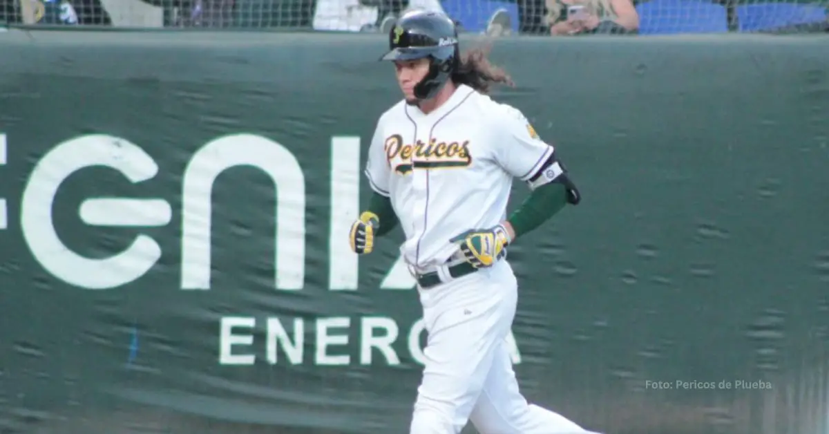 Peter O'Brien corriendo con Pericos de Puebla